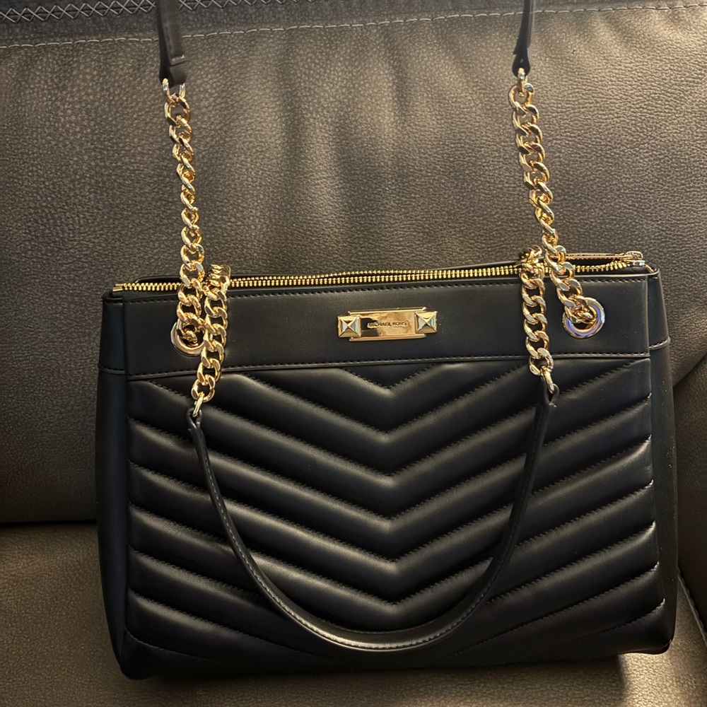 Black Quilted Chain Shoulder Bag